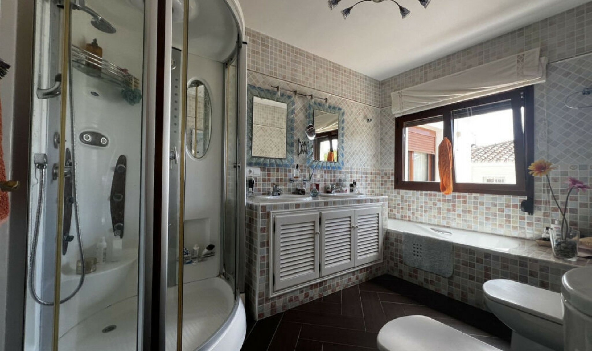 Resale - House -
La Capellania