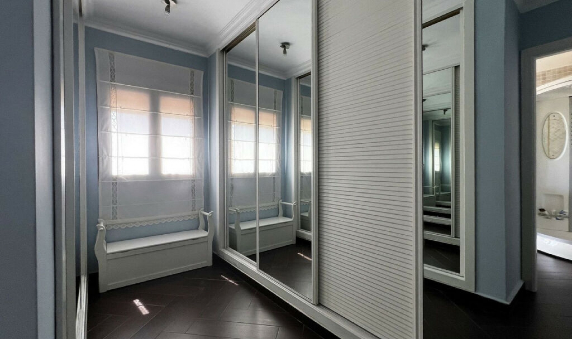 Resale - House -
La Capellania