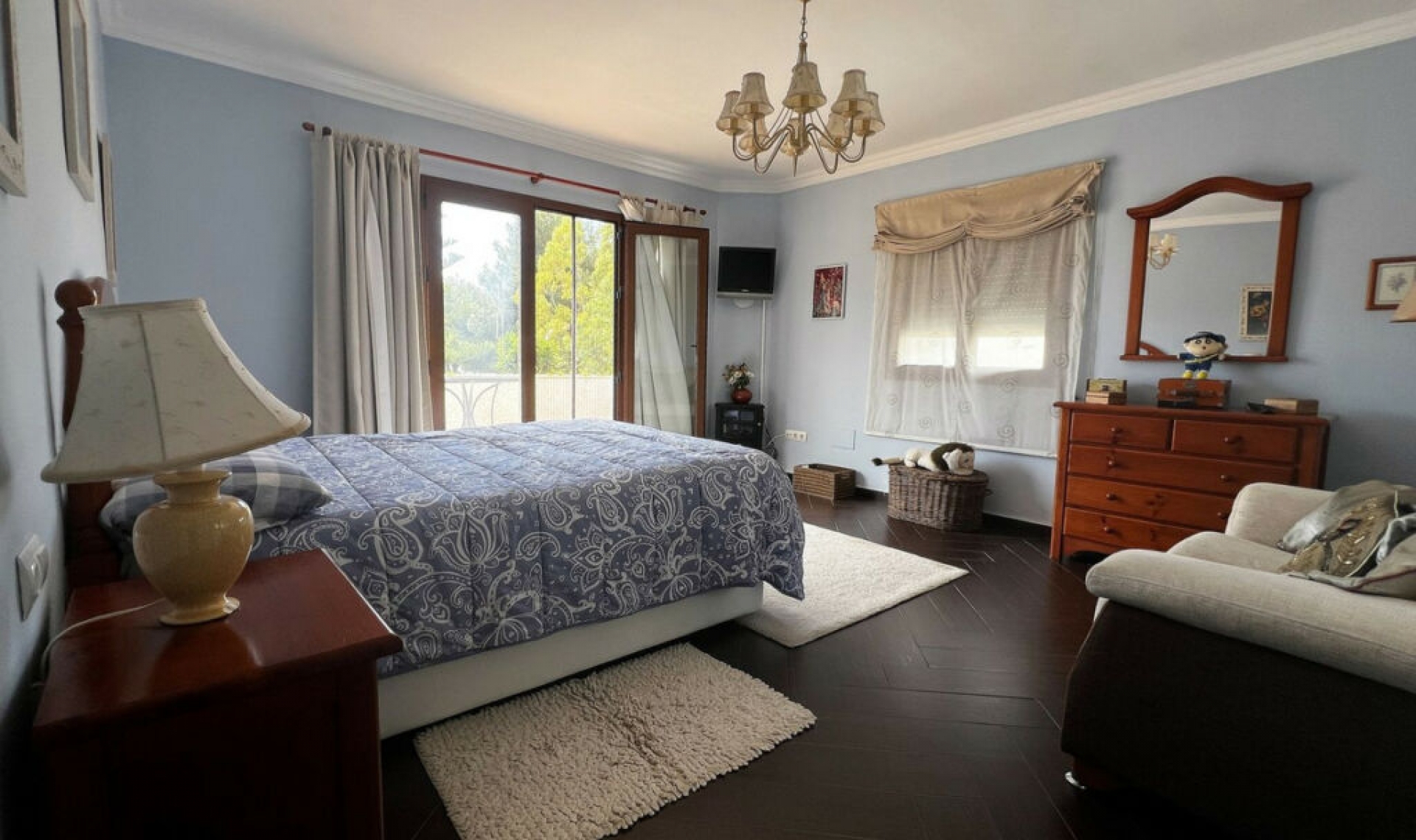 Resale - House -
La Capellania