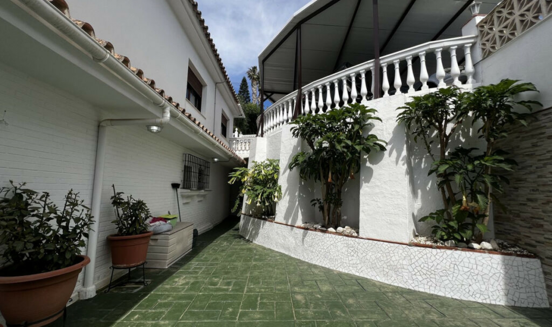 Resale - House -
La Capellania