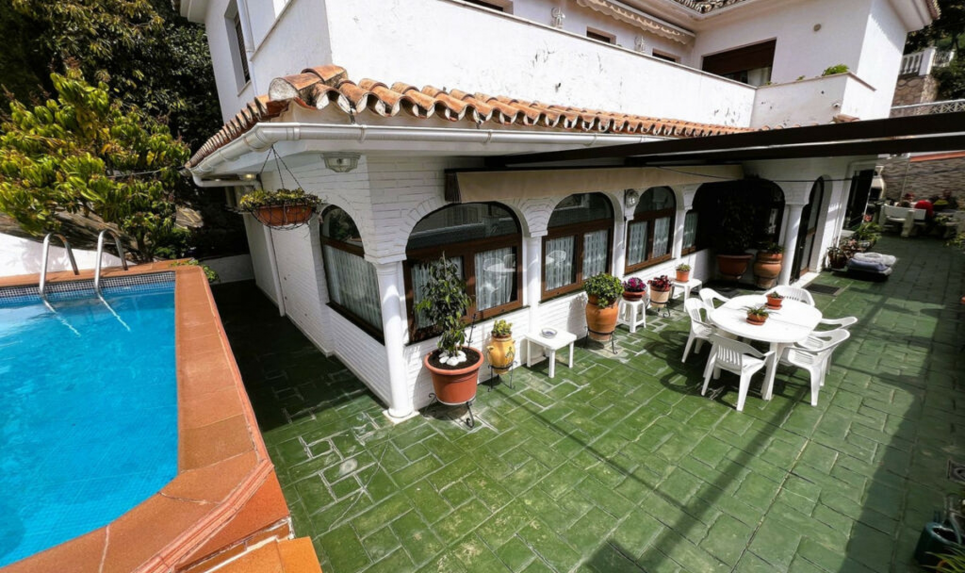 Resale - House -
La Capellania