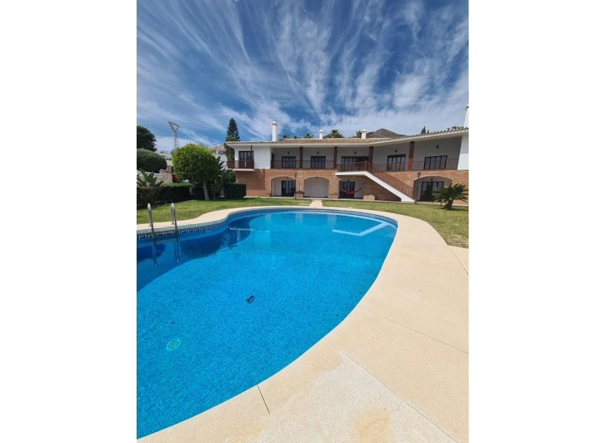 Resale - House -
La Capellania