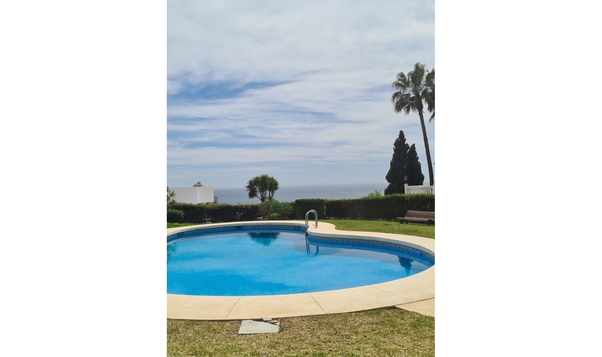 Resale - House -
La Capellania