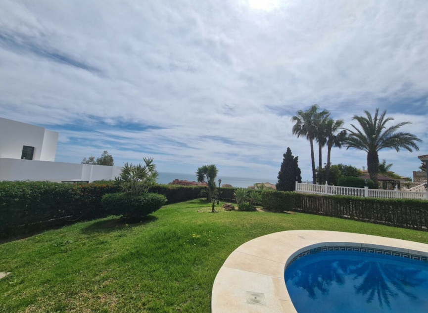 Resale - House -
La Capellania