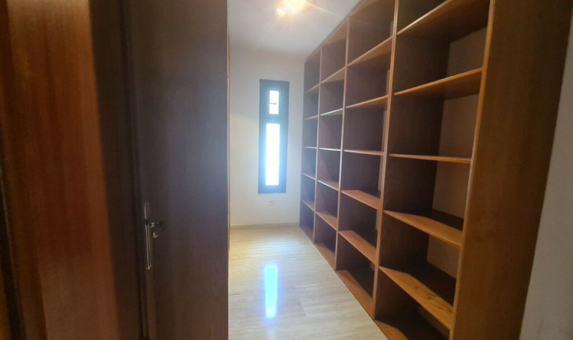 Resale - House -
La Capellania