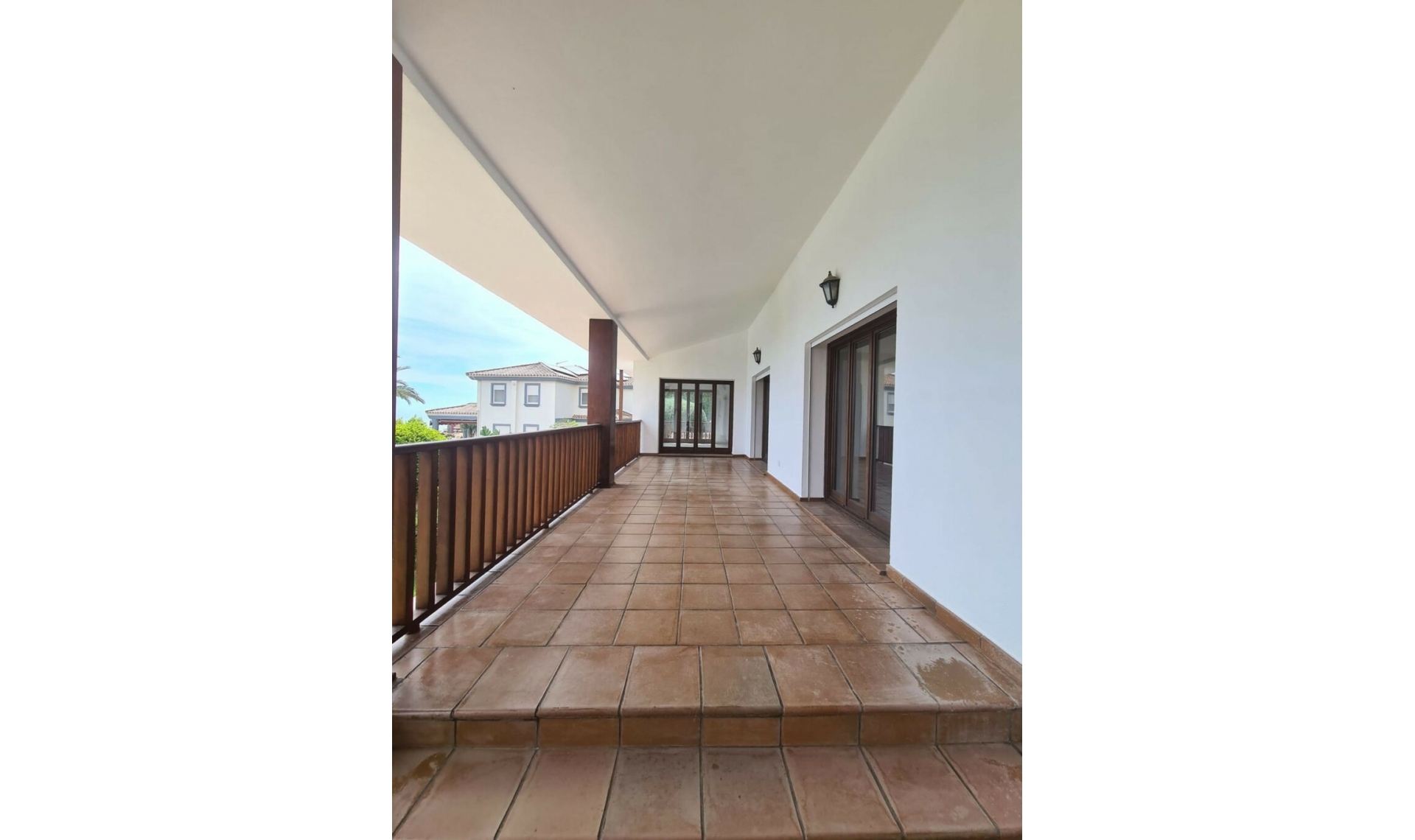 Resale - House -
La Capellania