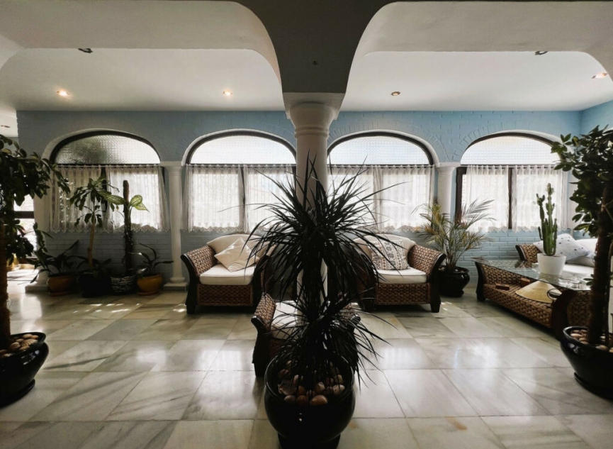 Resale - House -
La Capellania