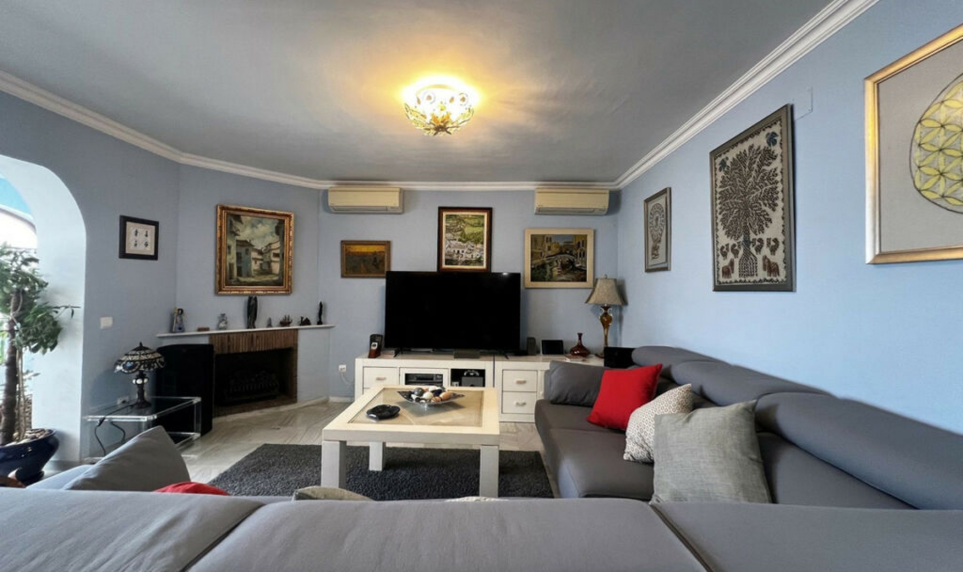 Resale - House -
La Capellania