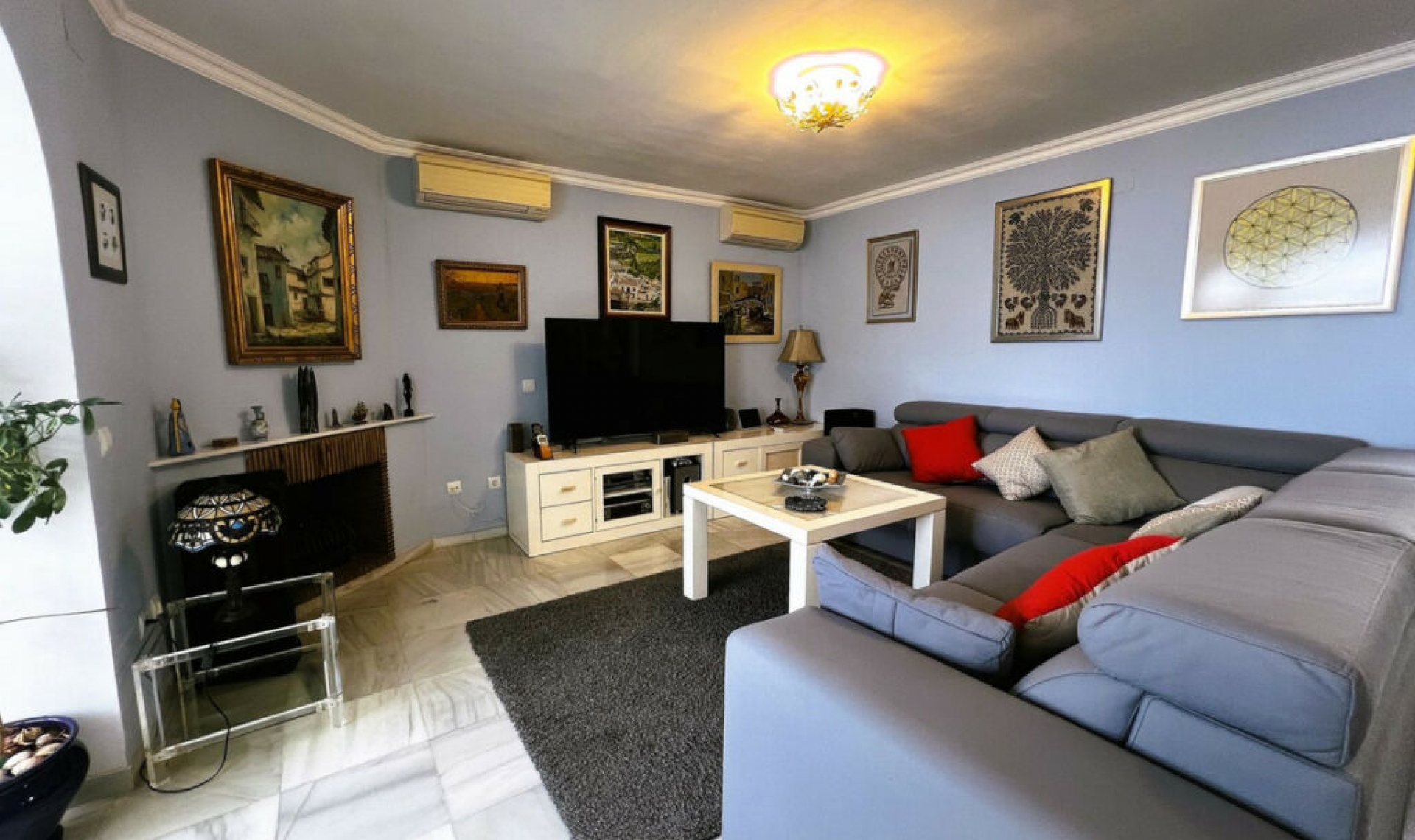 Resale - House -
La Capellania