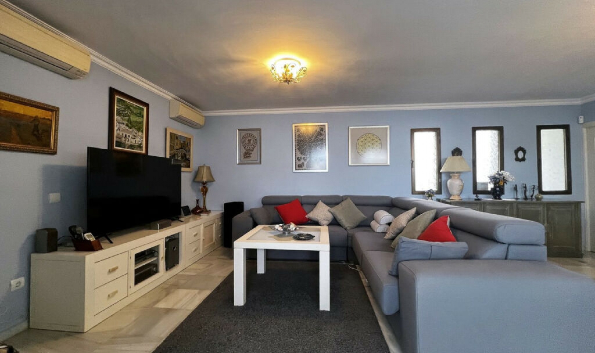 Resale - House -
La Capellania