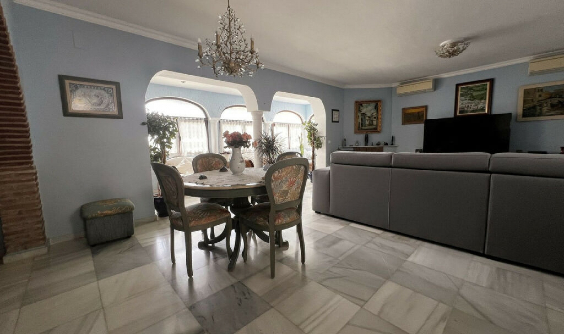 Resale - House -
La Capellania