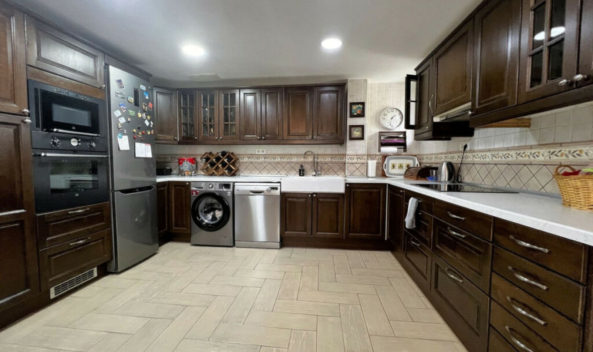 Resale - House -
La Capellania