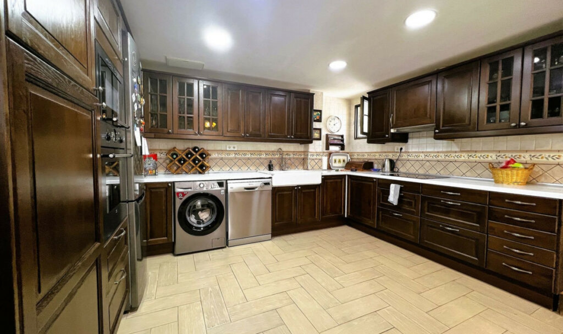 Resale - House -
La Capellania