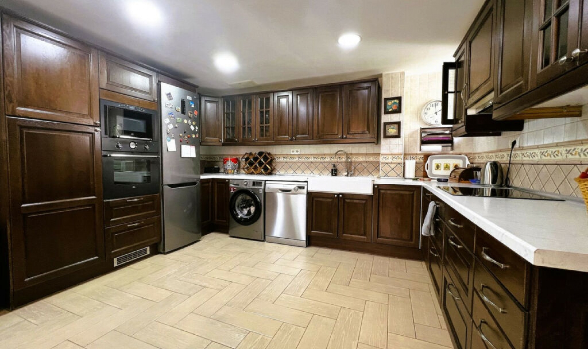 Resale - House -
La Capellania