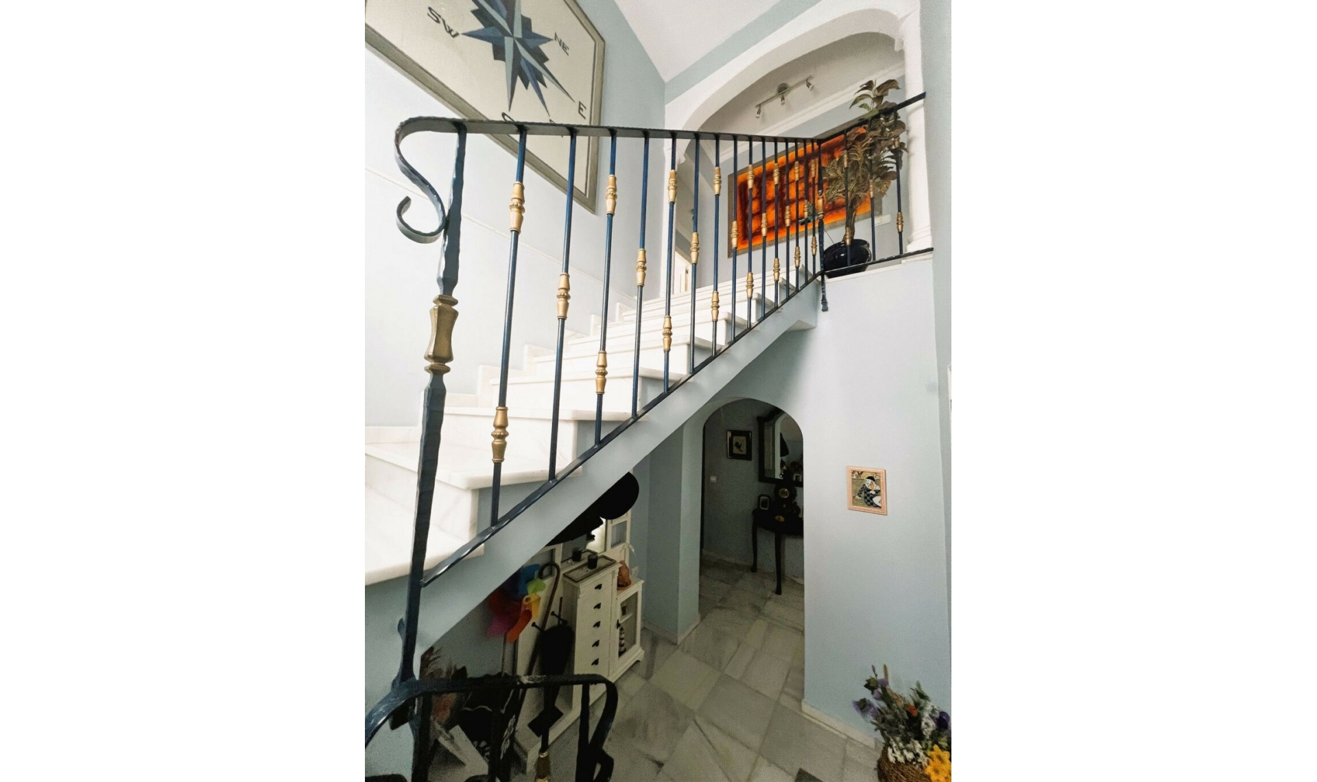 Resale - House -
La Capellania