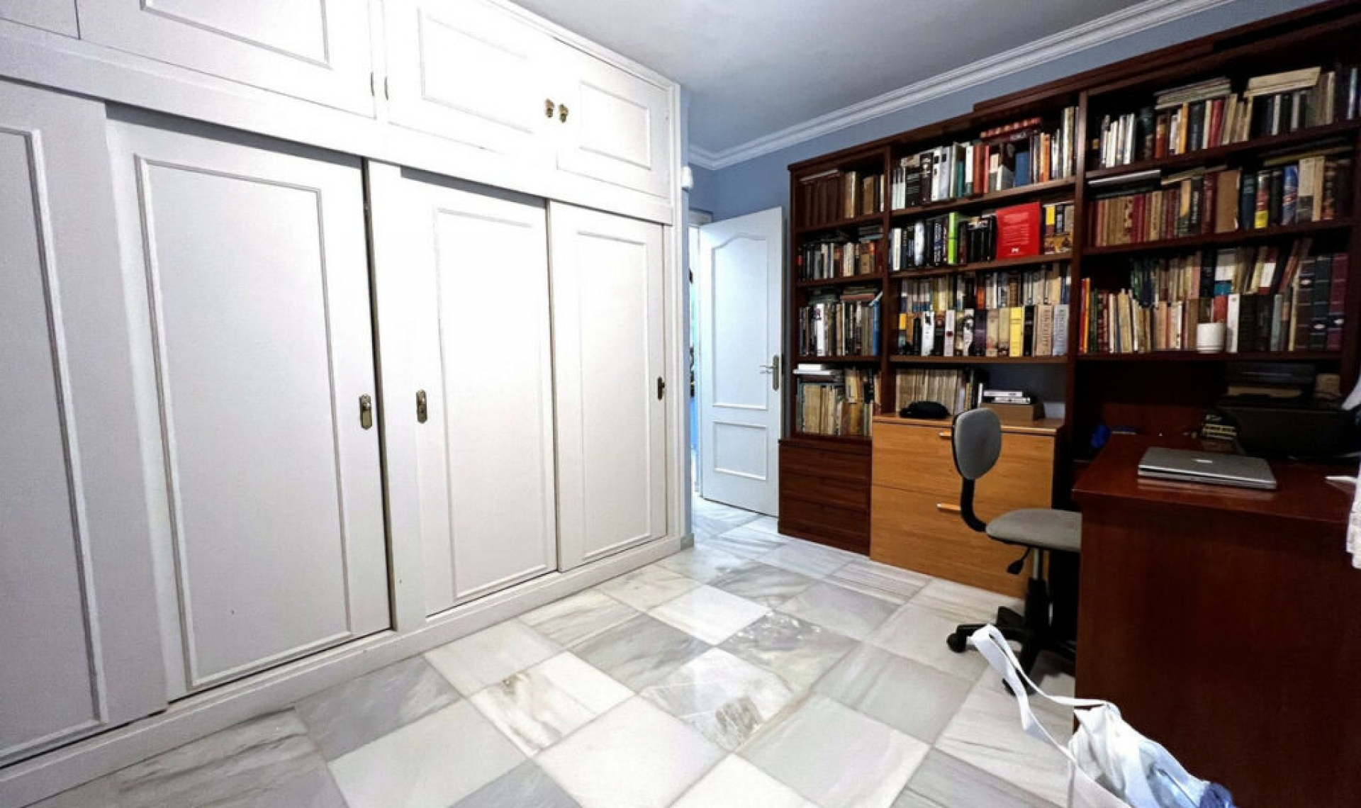 Resale - House -
La Capellania