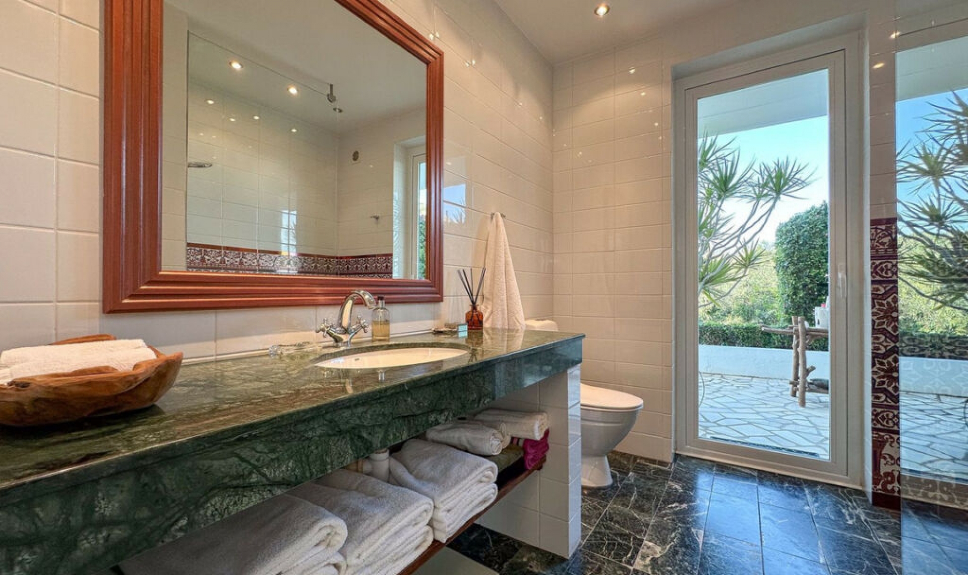 Resale - House -
La Capellania