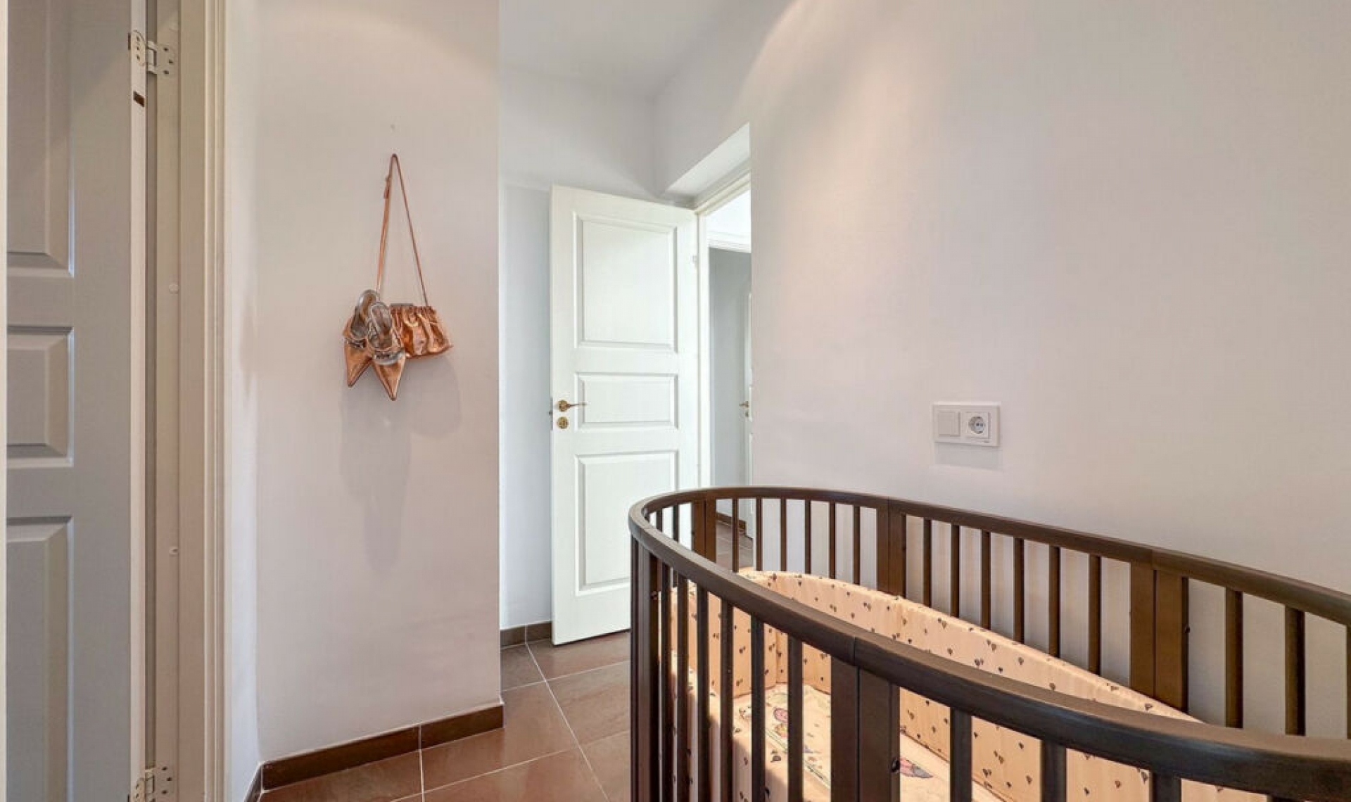 Resale - House -
La Capellania
