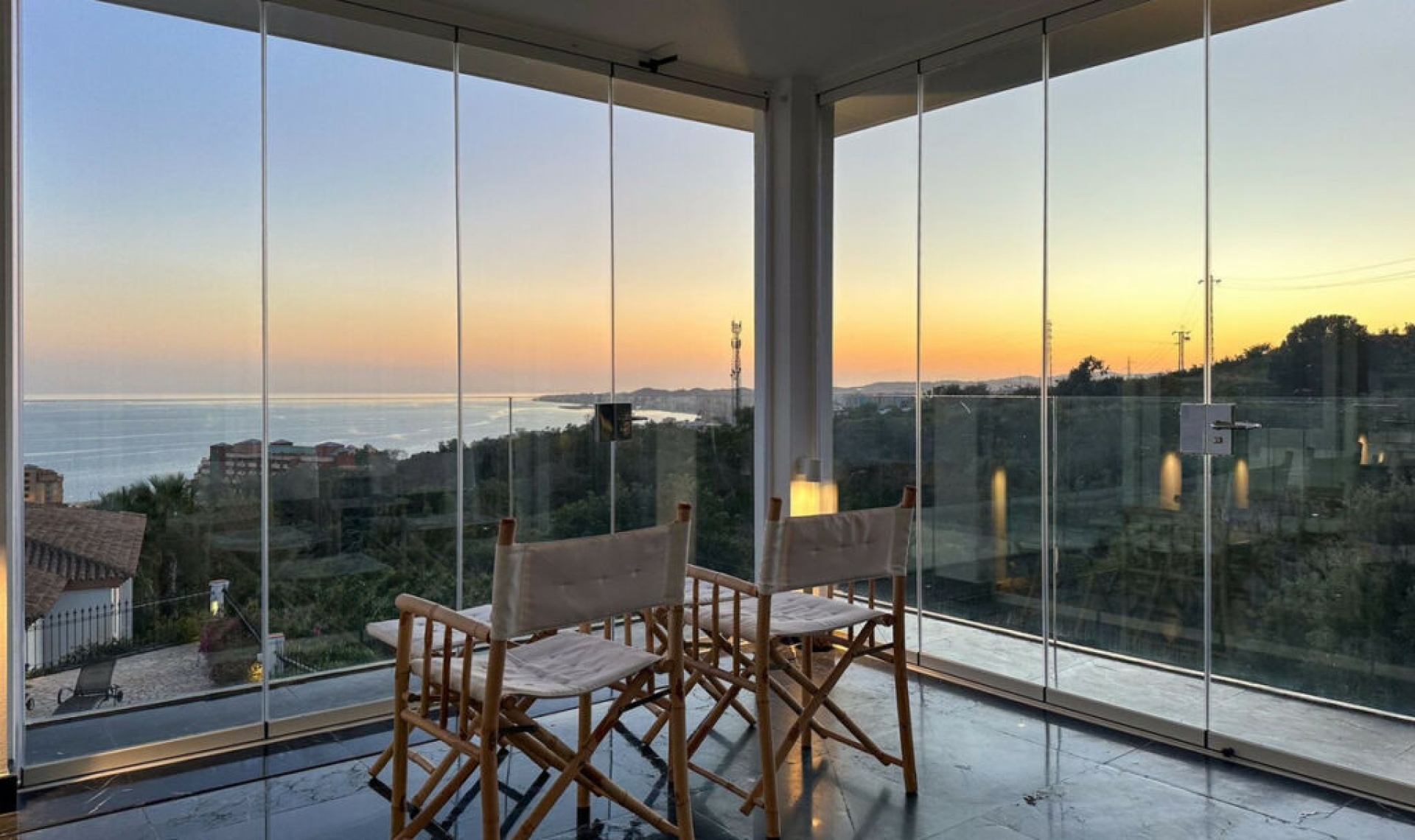 Resale - House -
La Capellania