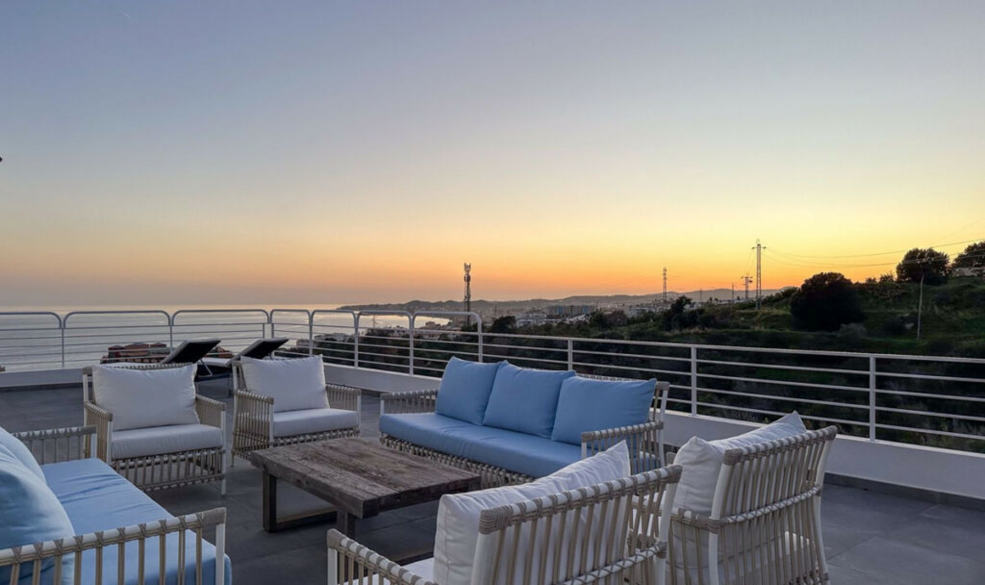 Resale - House -
La Capellania