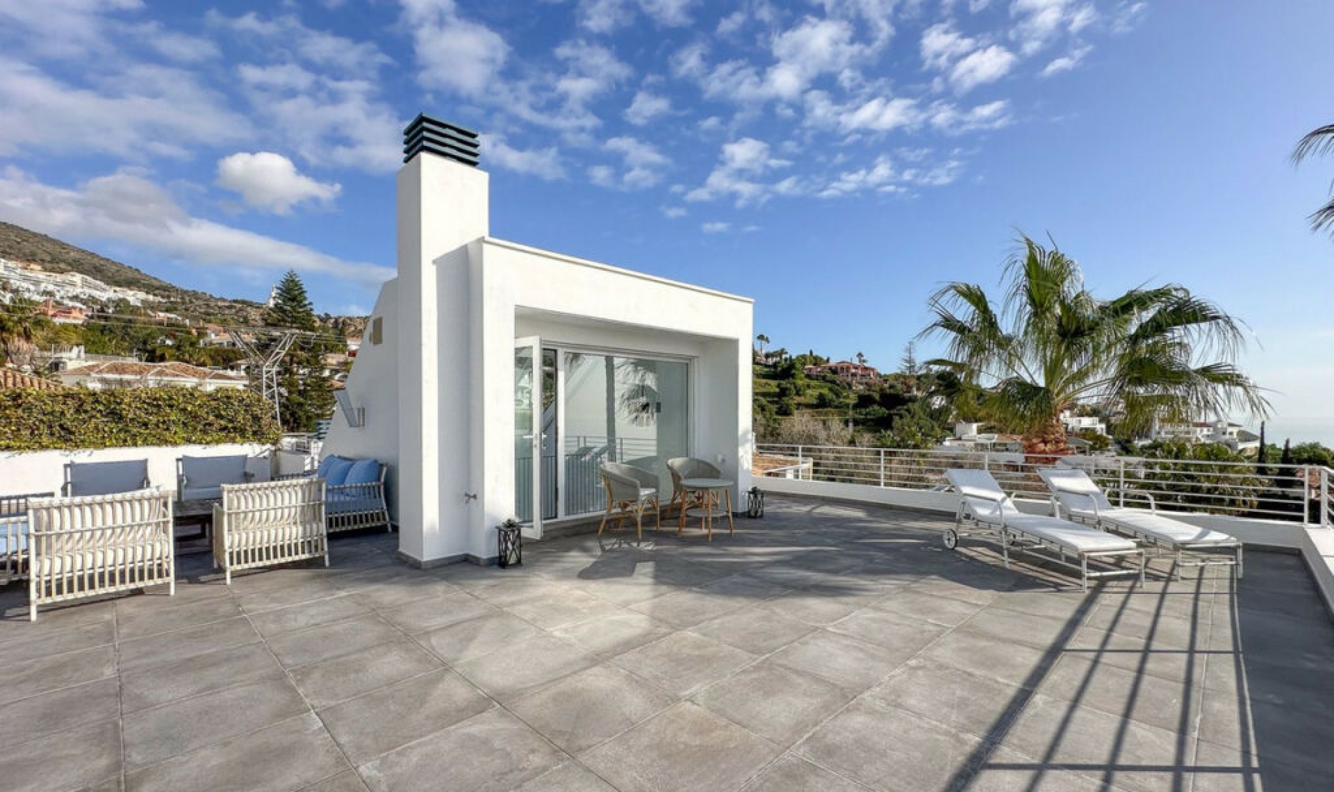 Resale - House -
La Capellania