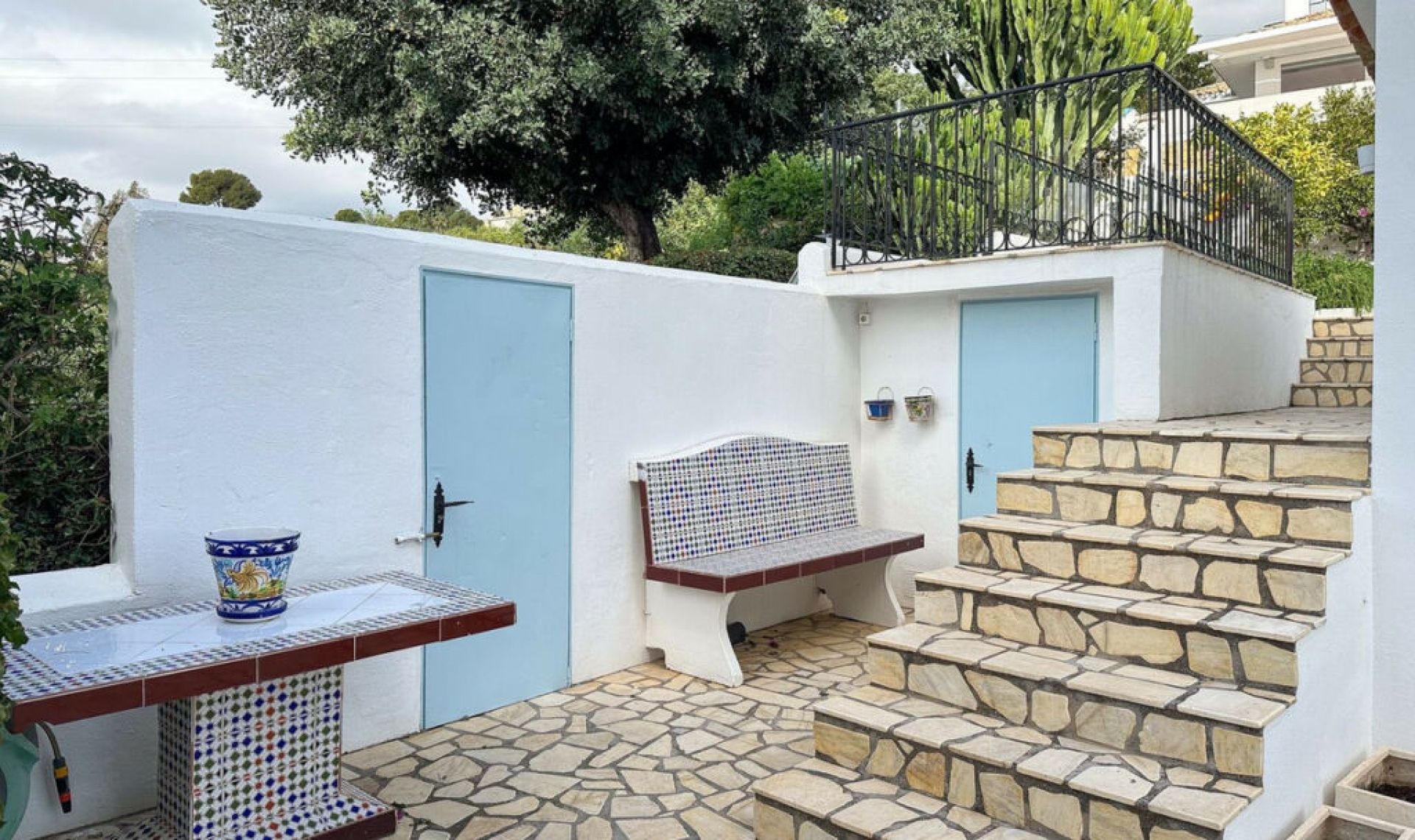Resale - House -
La Capellania
