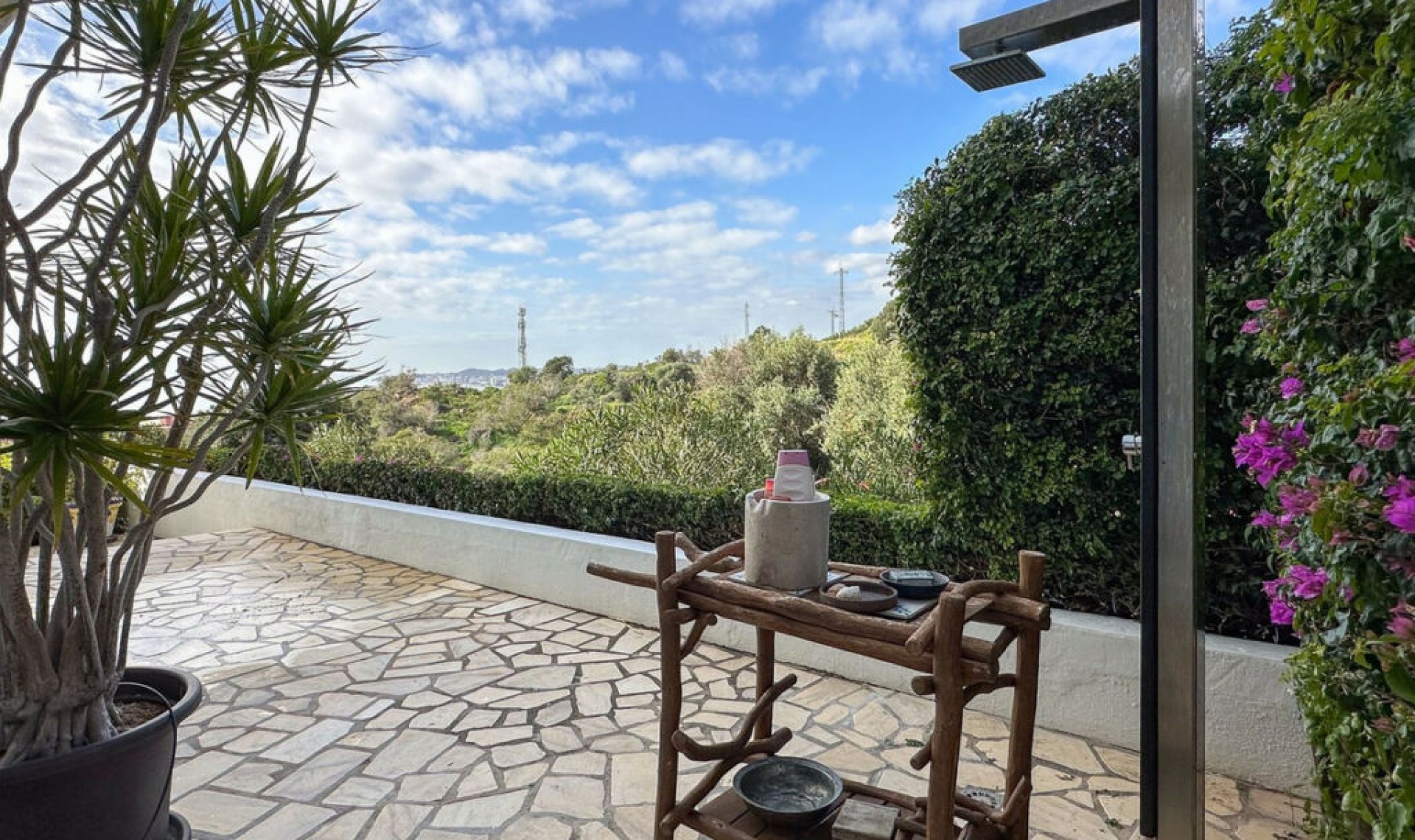Resale - House -
La Capellania