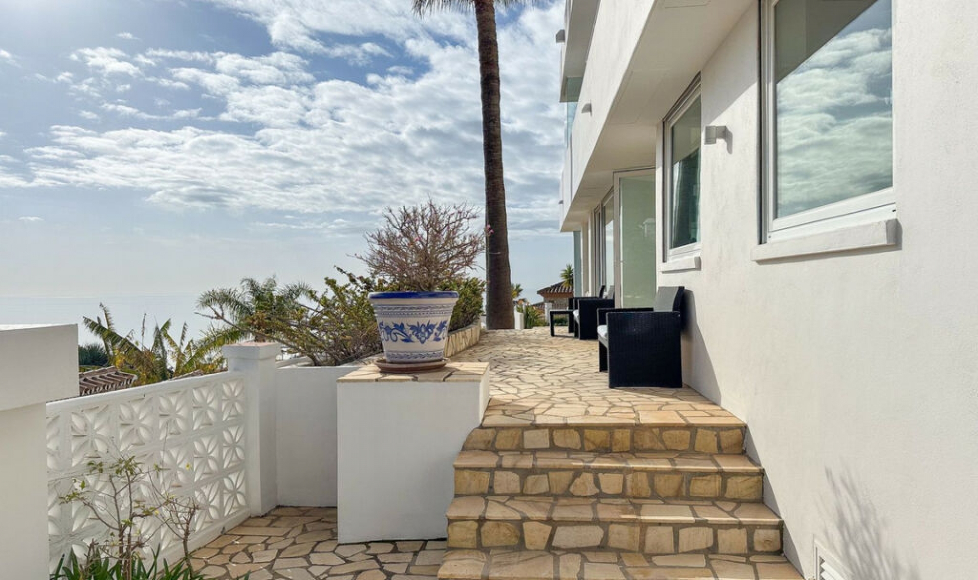 Resale - House -
La Capellania