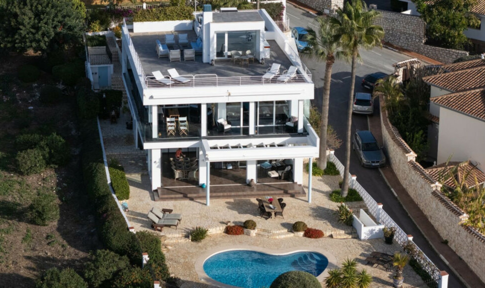 Resale - House -
La Capellania