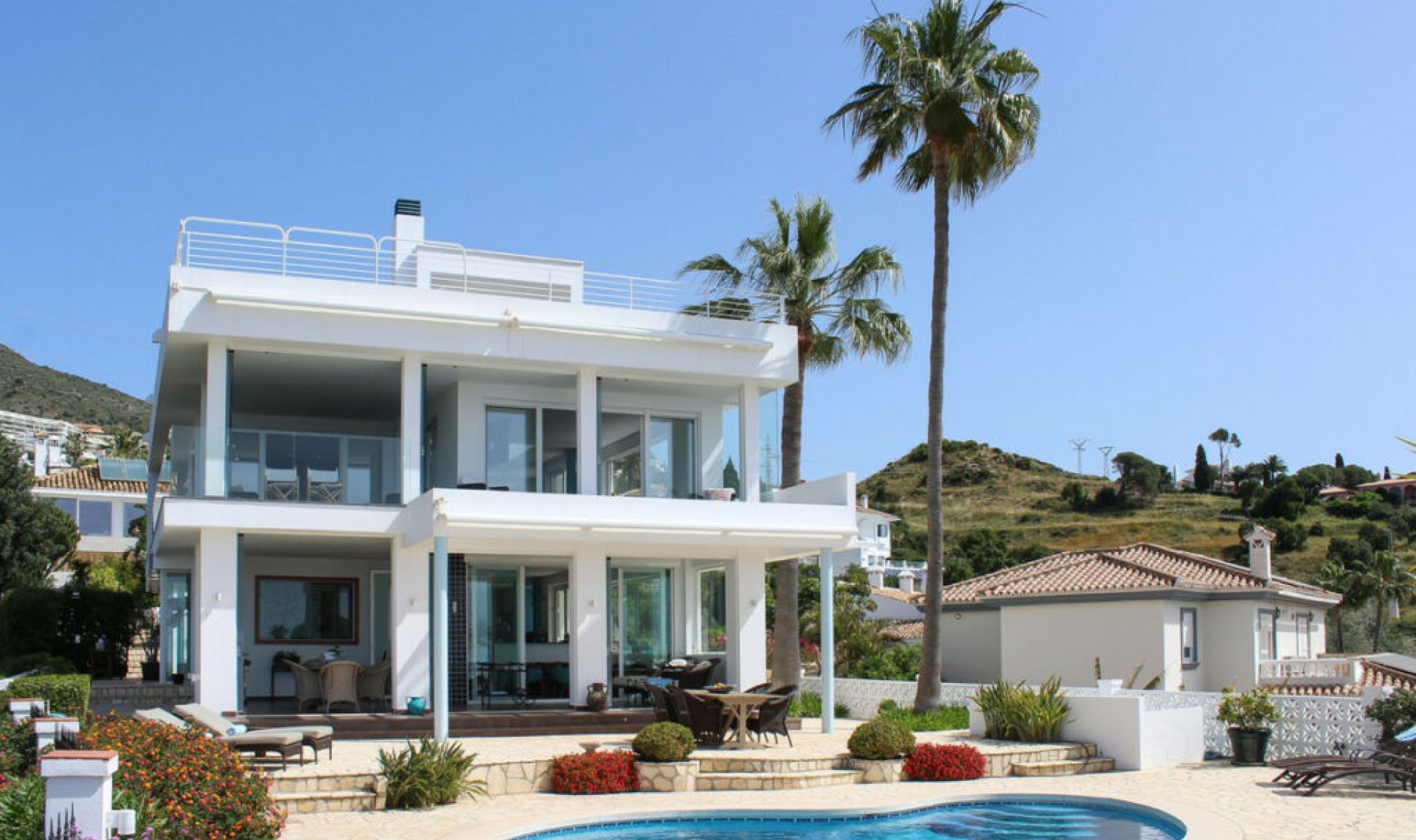 Resale - House -
La Capellania
