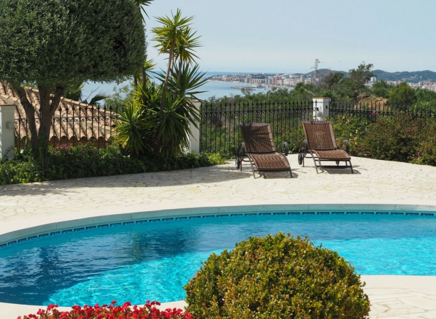 Resale - House -
La Capellania