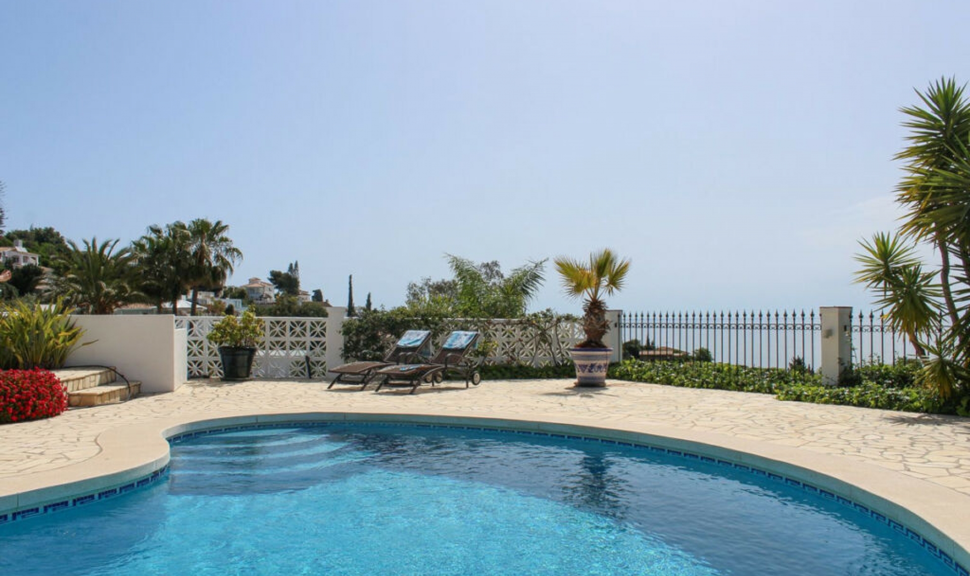 Resale - House -
La Capellania