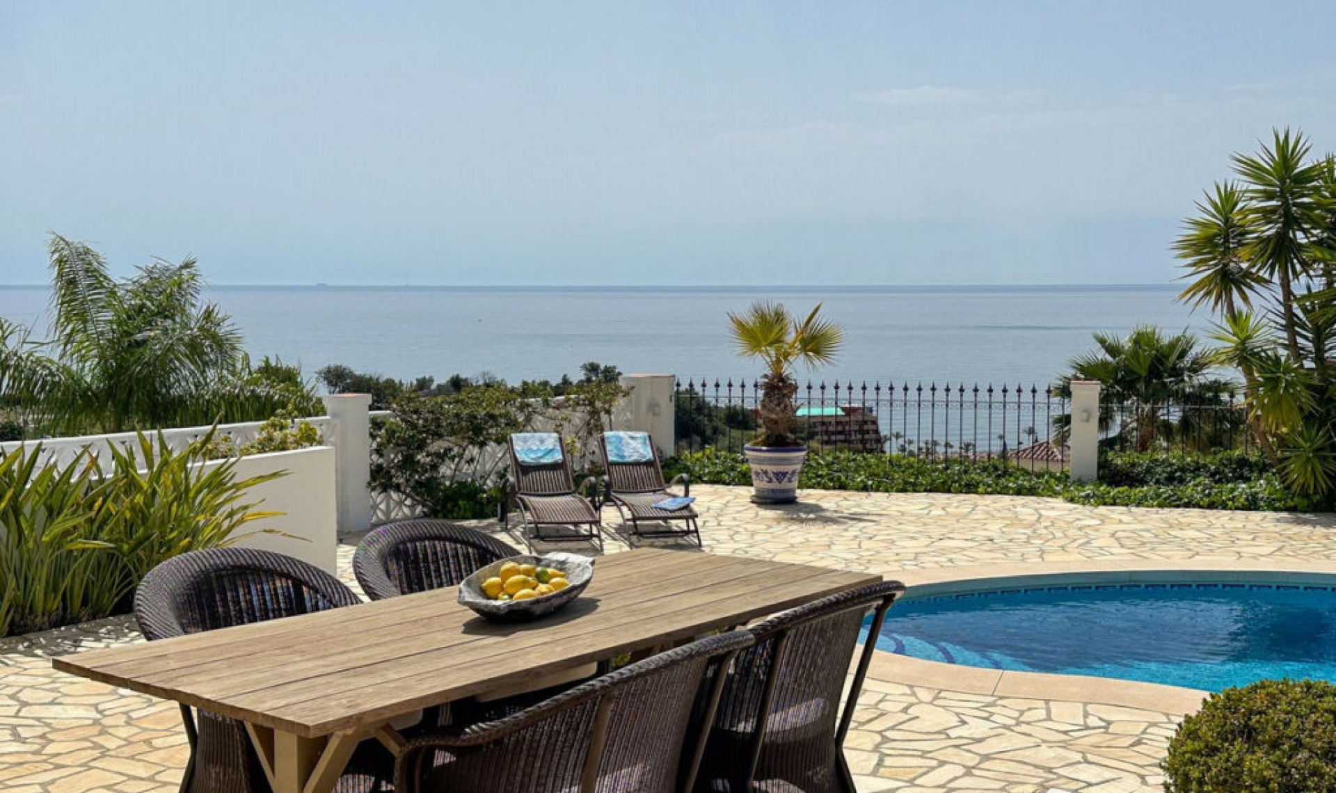 Resale - House -
La Capellania