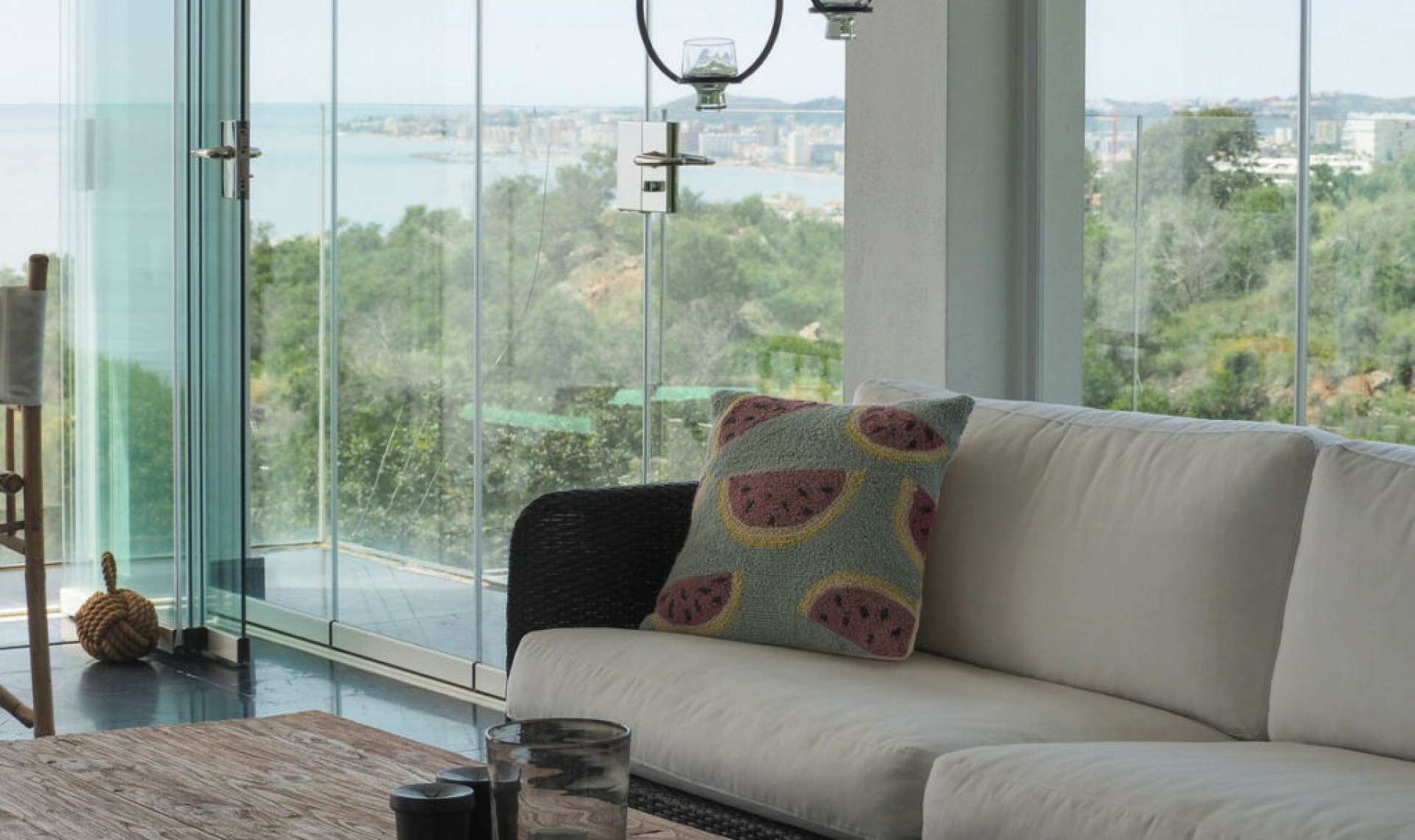 Resale - House -
La Capellania