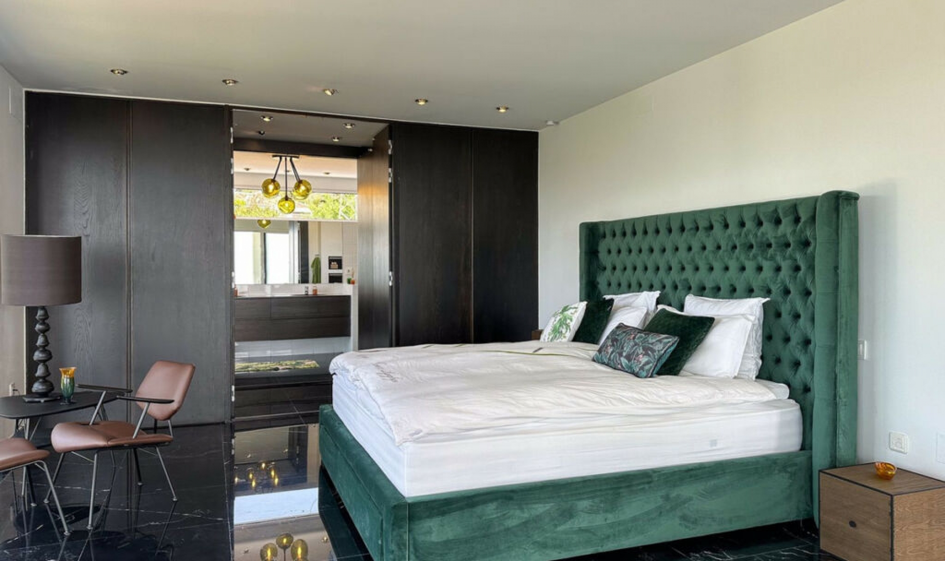 Resale - House -
La Capellania