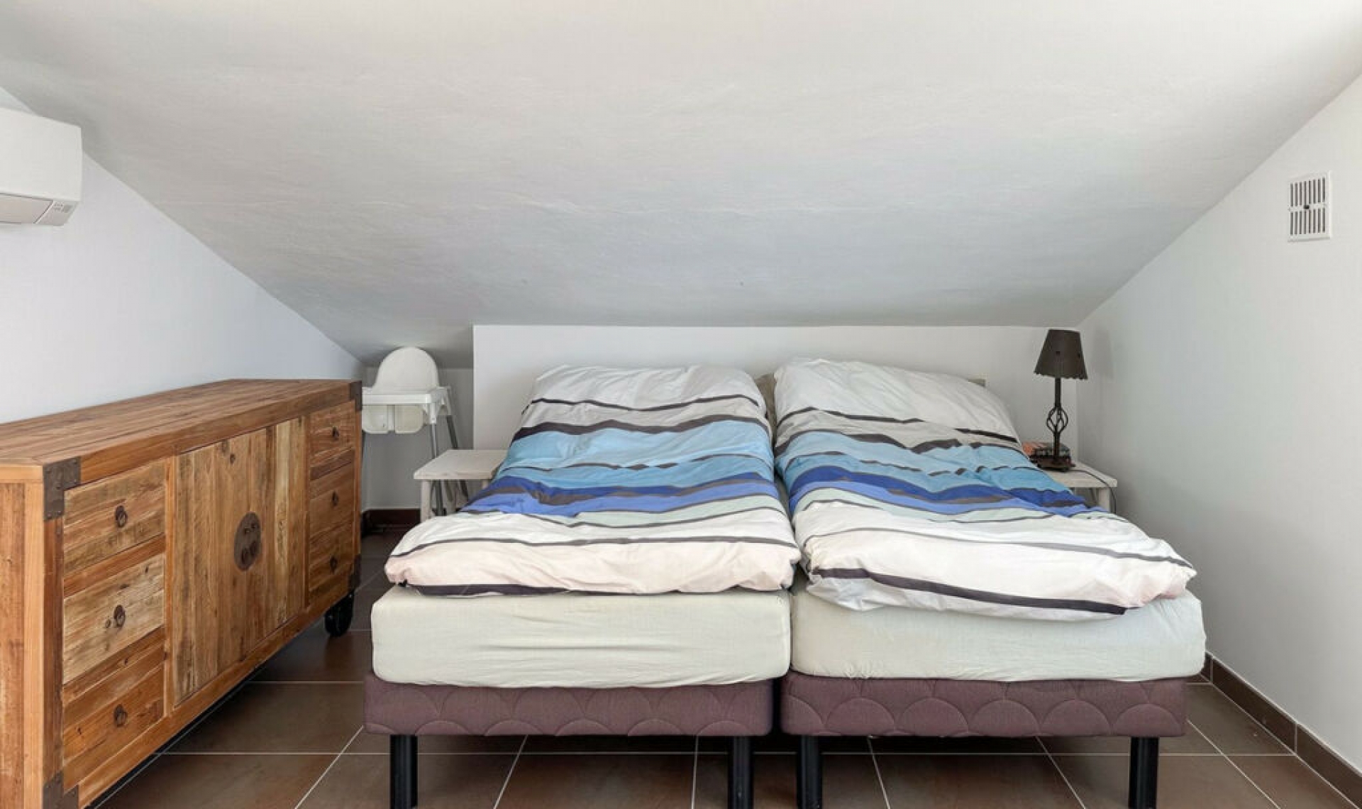 Resale - House -
La Capellania