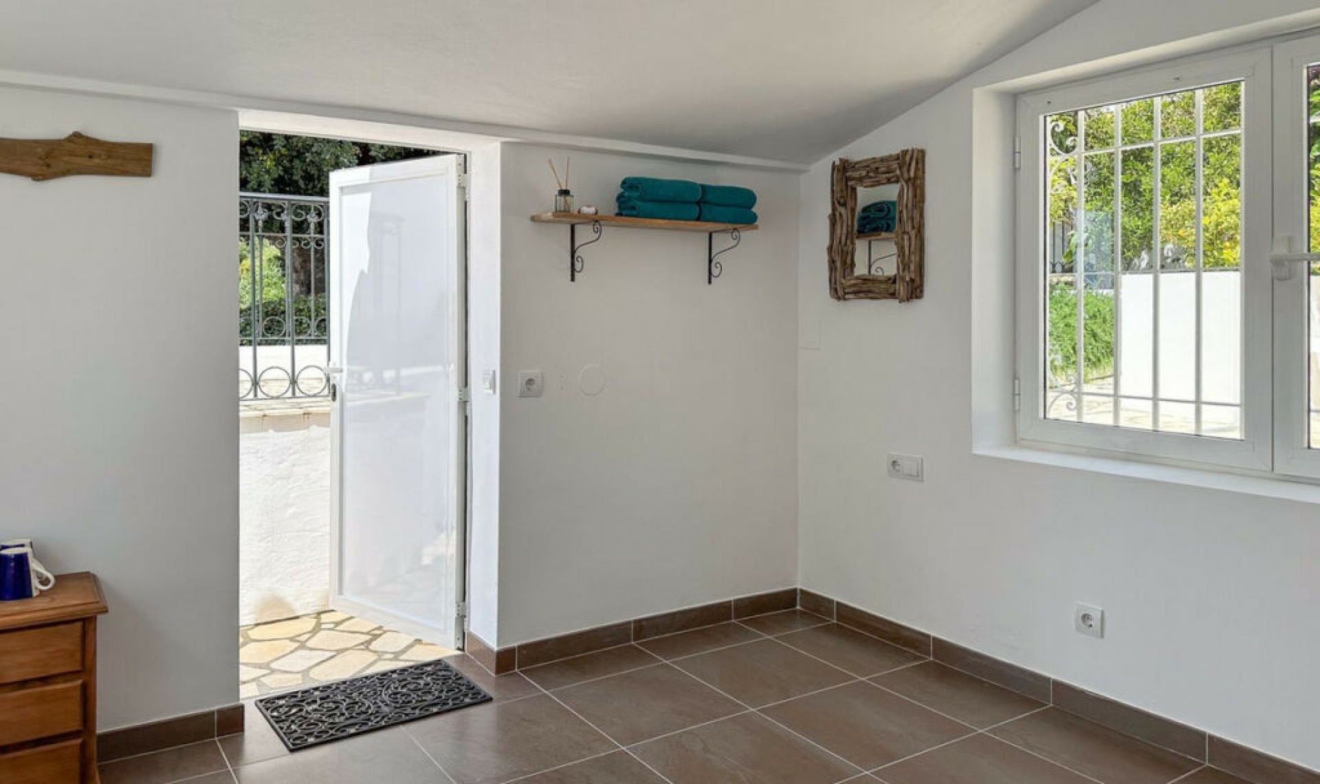 Resale - House -
La Capellania