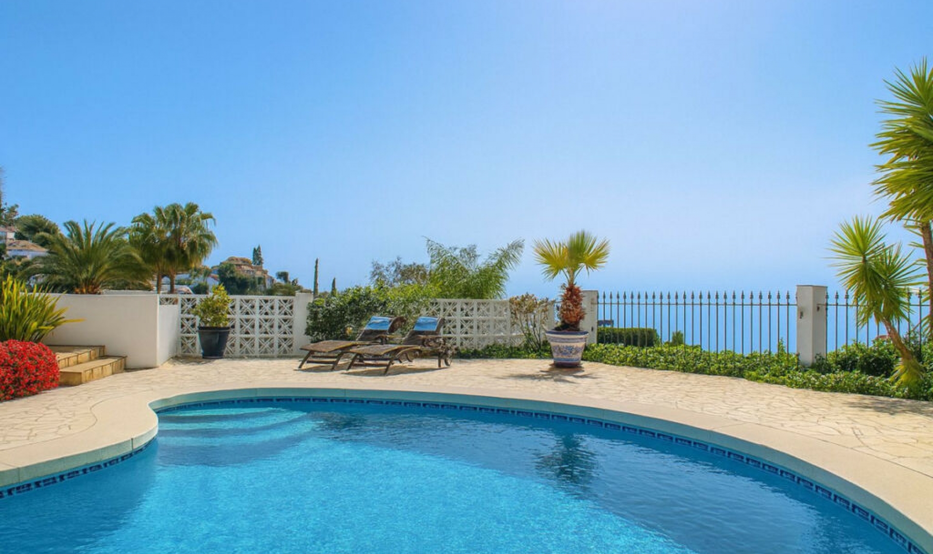 Resale - House -
La Capellania
