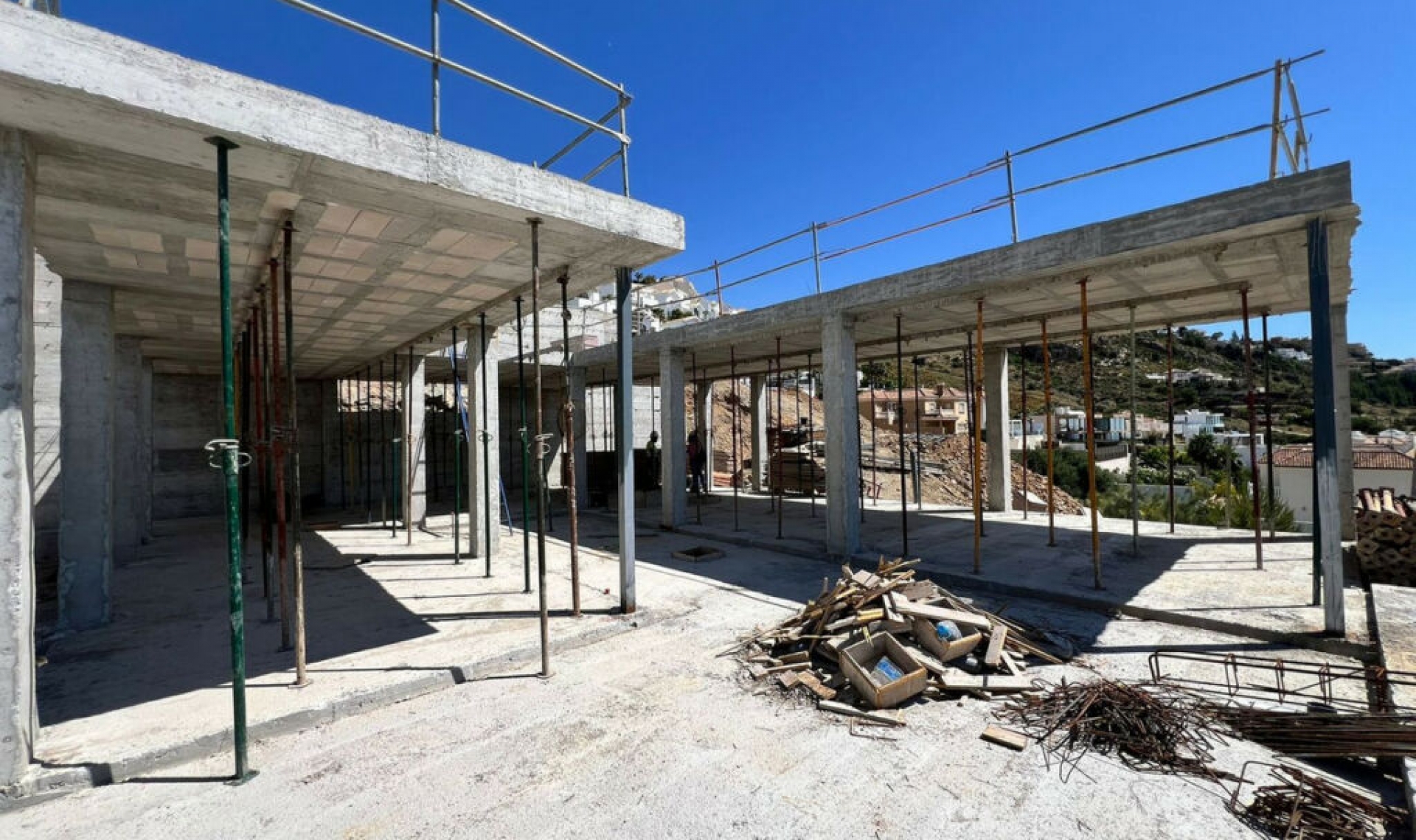 Resale - House -
La Capellania