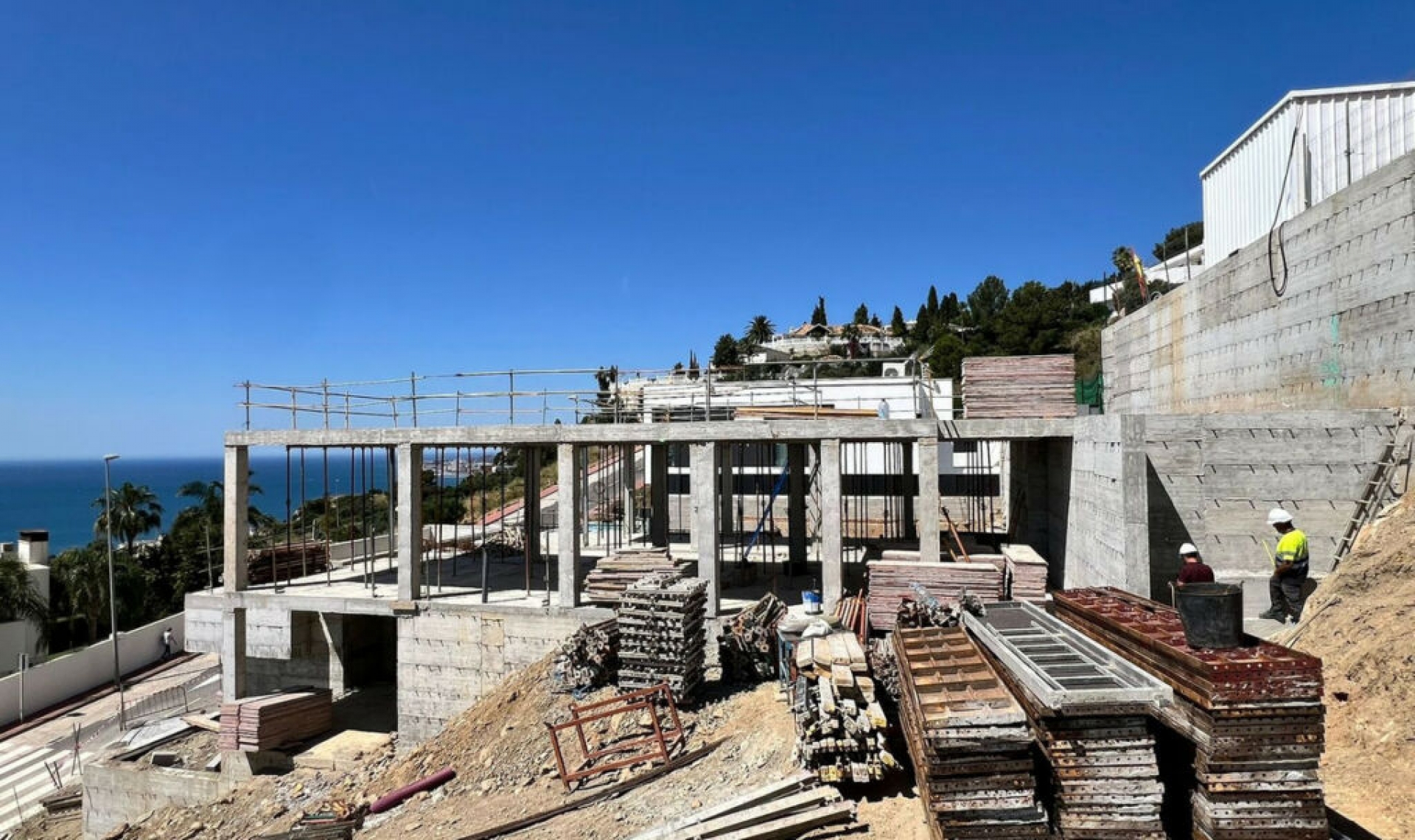 Resale - House -
La Capellania