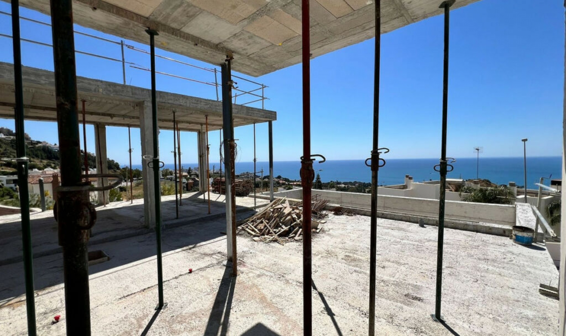 Resale - House -
La Capellania