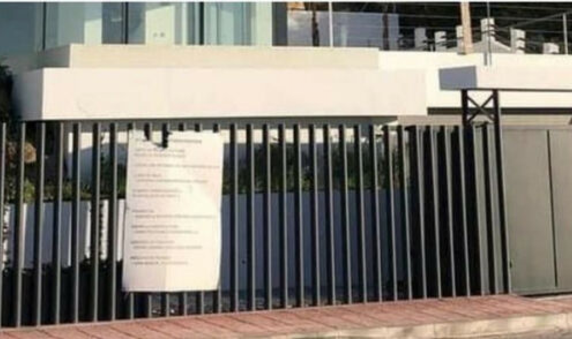 Resale - House -
La Capellania