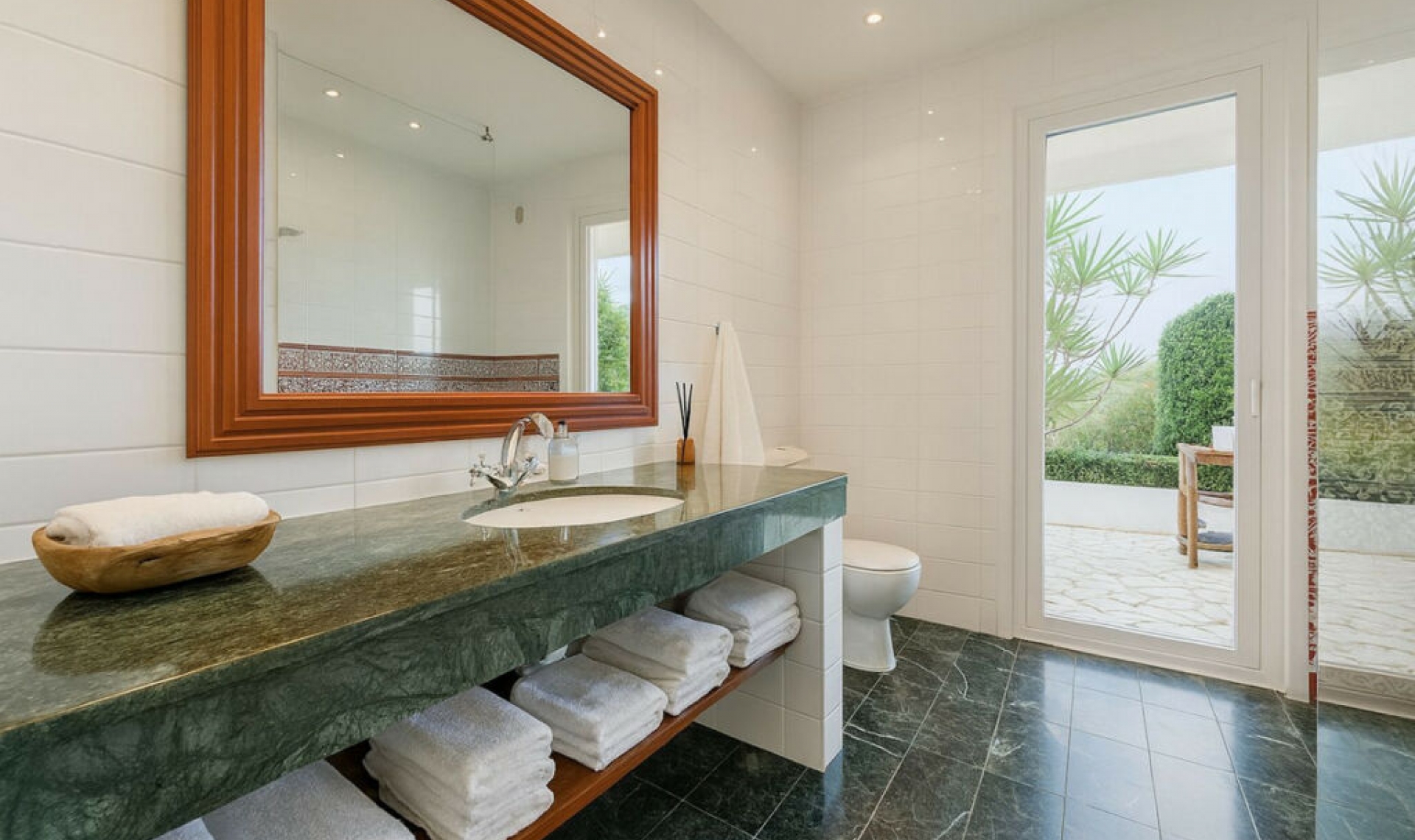 Resale - House -
La Capellania