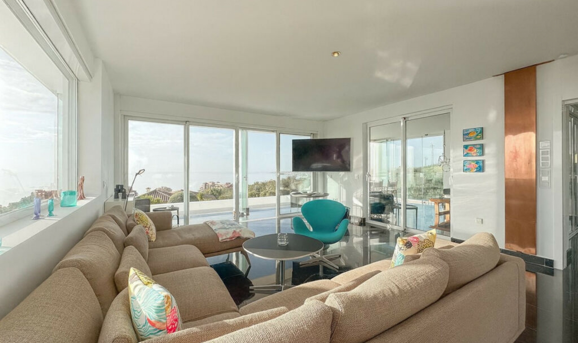 Resale - House -
La Capellania