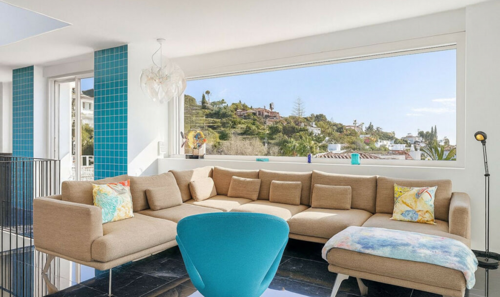 Resale - House -
La Capellania