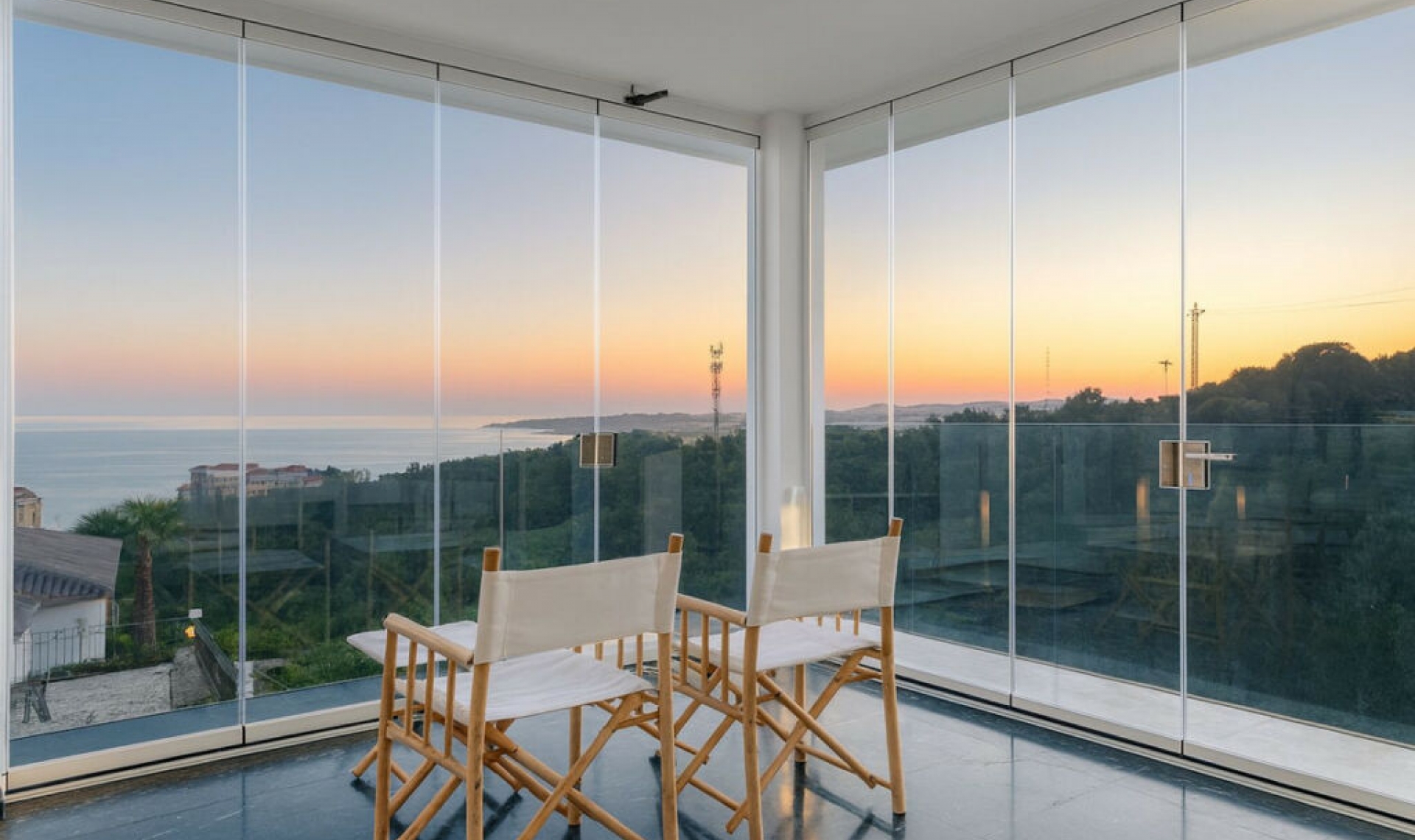 Resale - House -
La Capellania