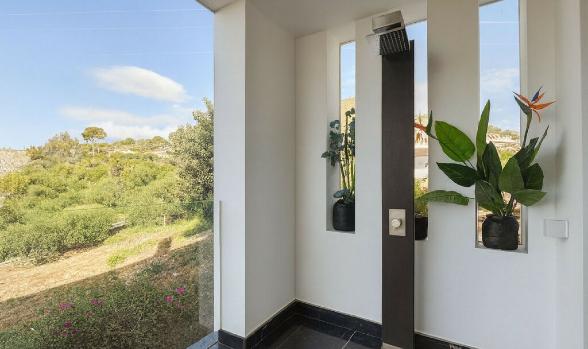 Resale - House -
La Capellania