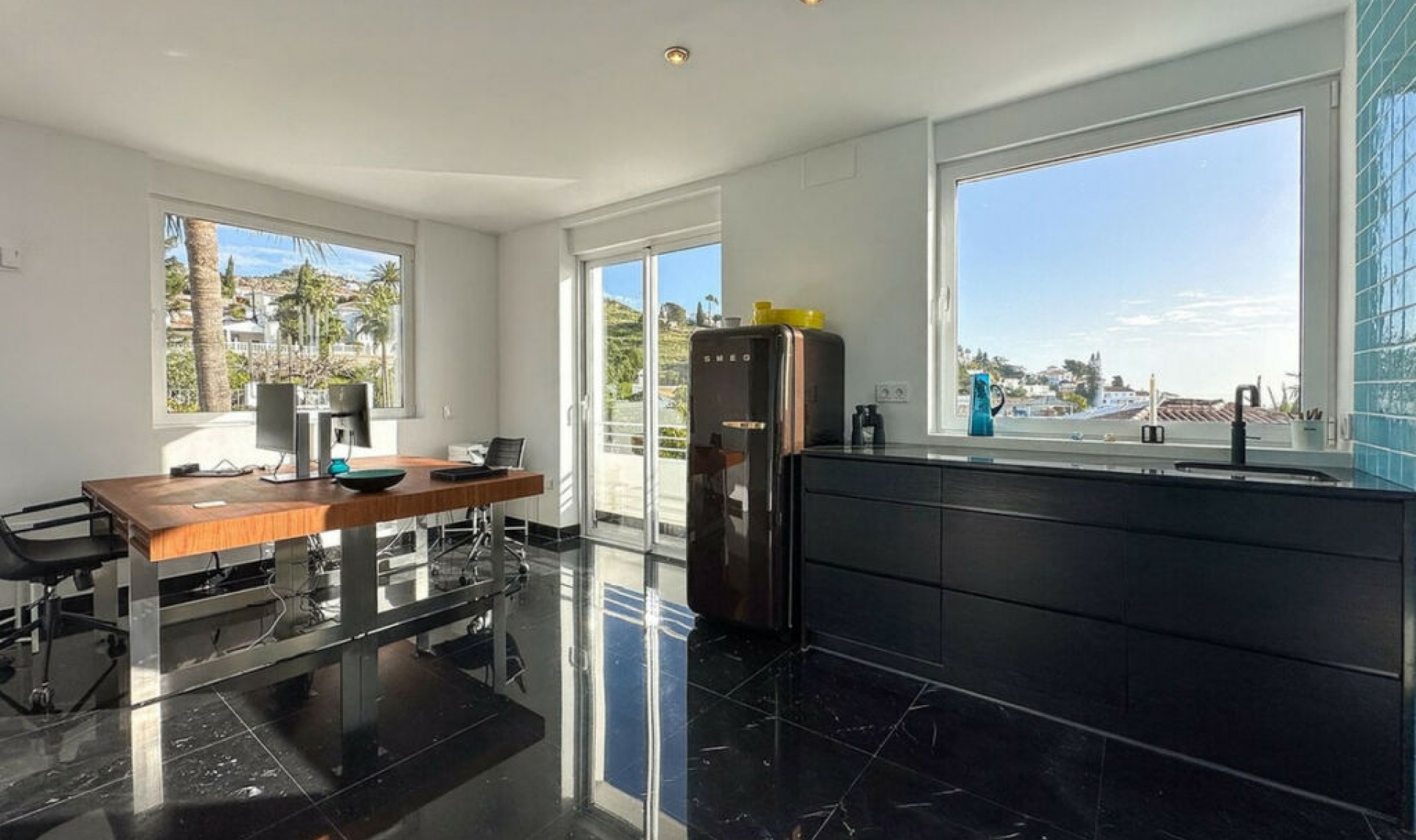 Resale - House -
La Capellania