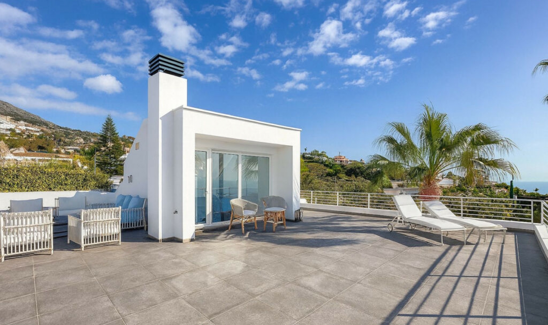 Resale - House -
La Capellania