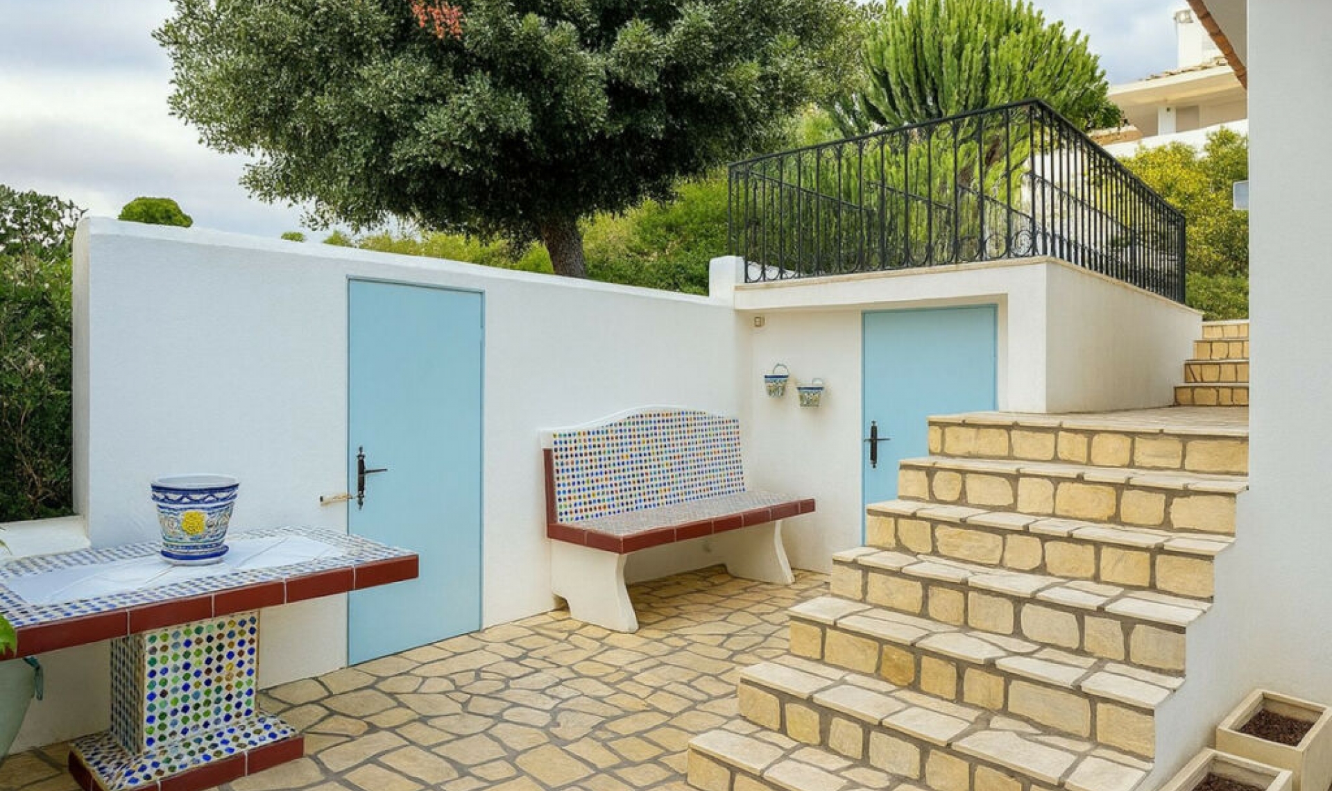 Resale - House -
La Capellania